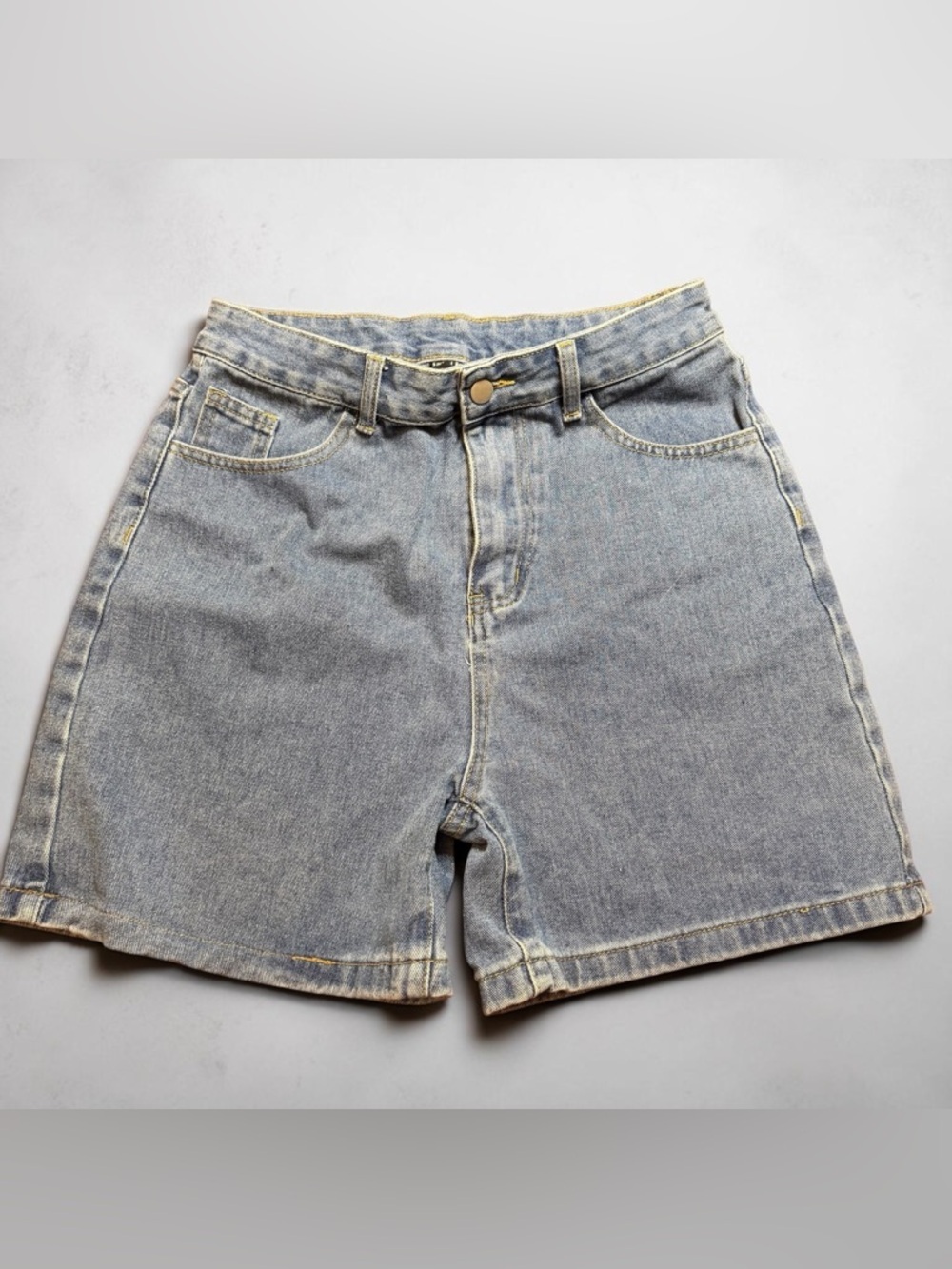 SHEIN High Waist Light Wash Denim Mom Shorts Size L